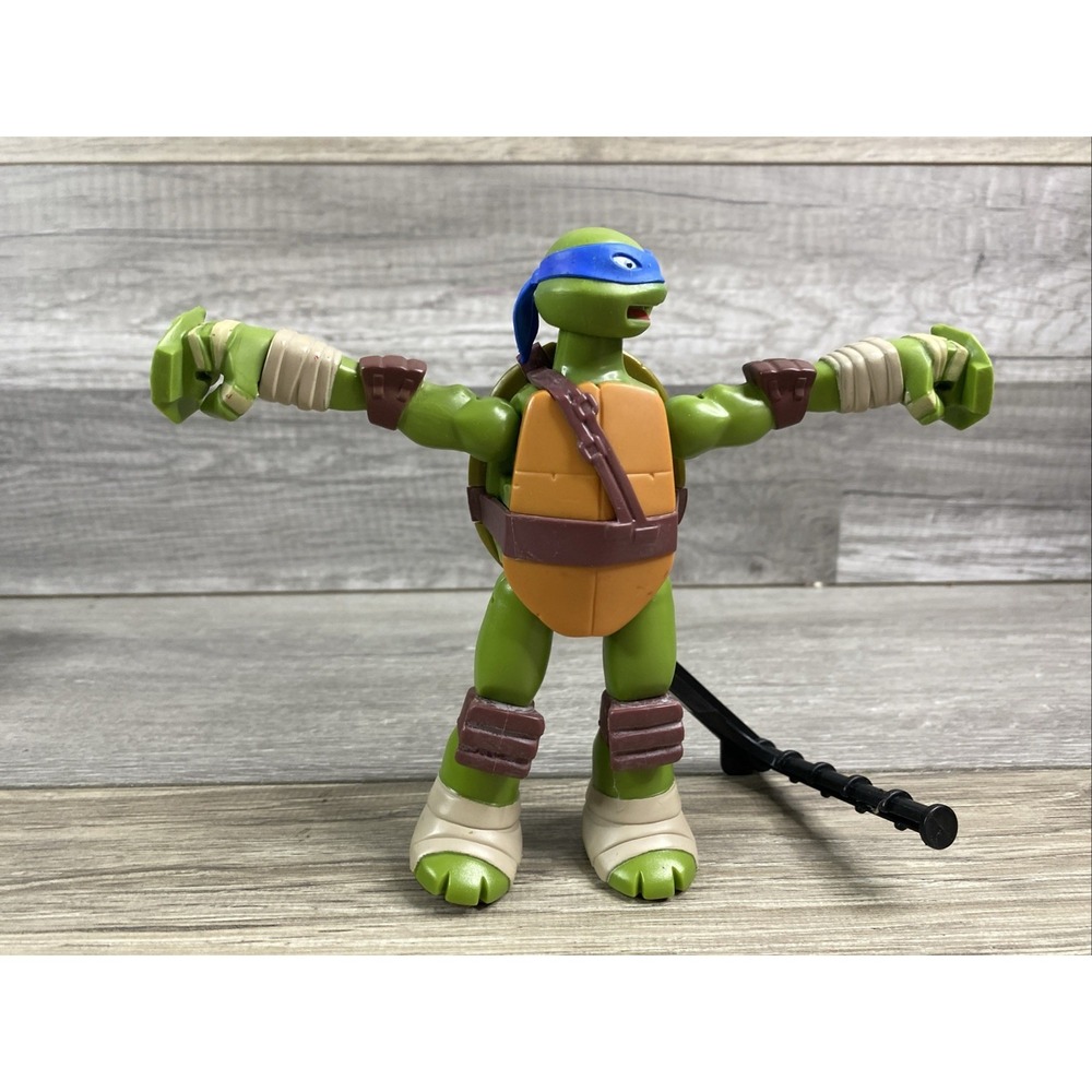 Teenage Mutant Ninja Turtles Leonardo Cartwheel Wind Up 2014. 6"‎ Tall.